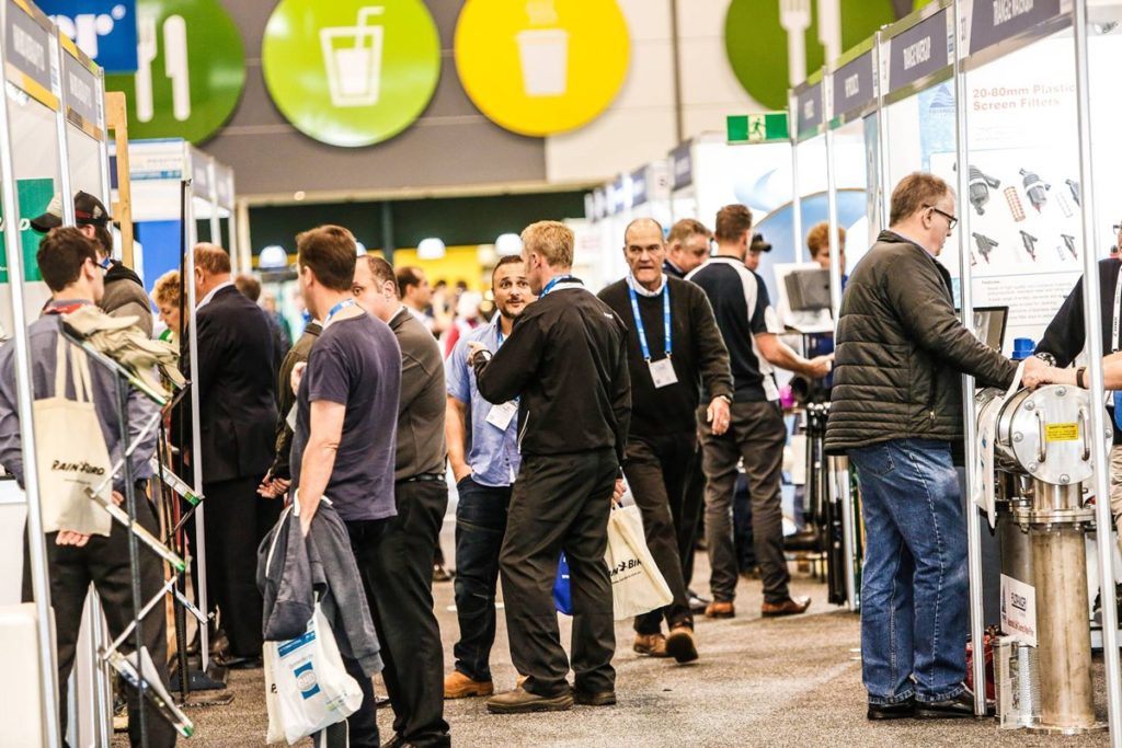 5 smart ways to increase foot traffic to your trade show exhibit